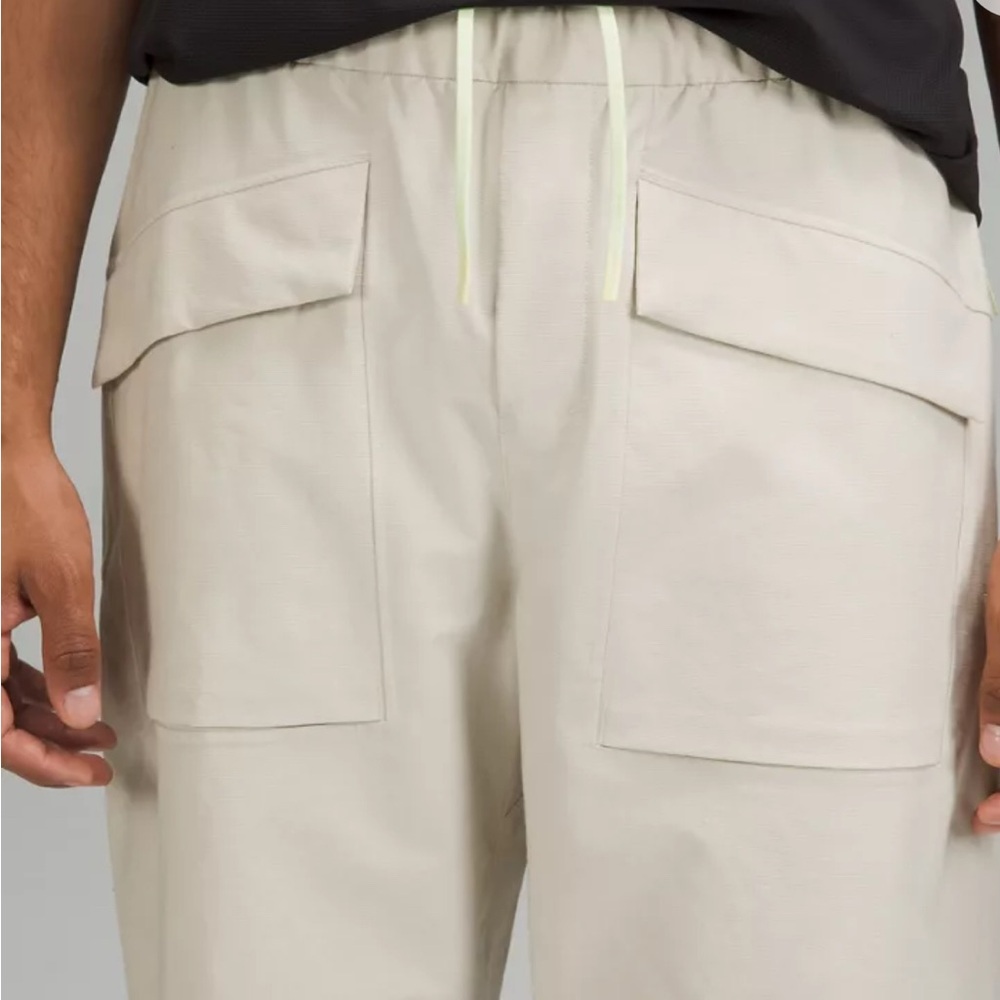 LULULEMON lab Relaxed Cargo Pant 26" DESIGNED FOR CASUAL - Picture 5 of 6